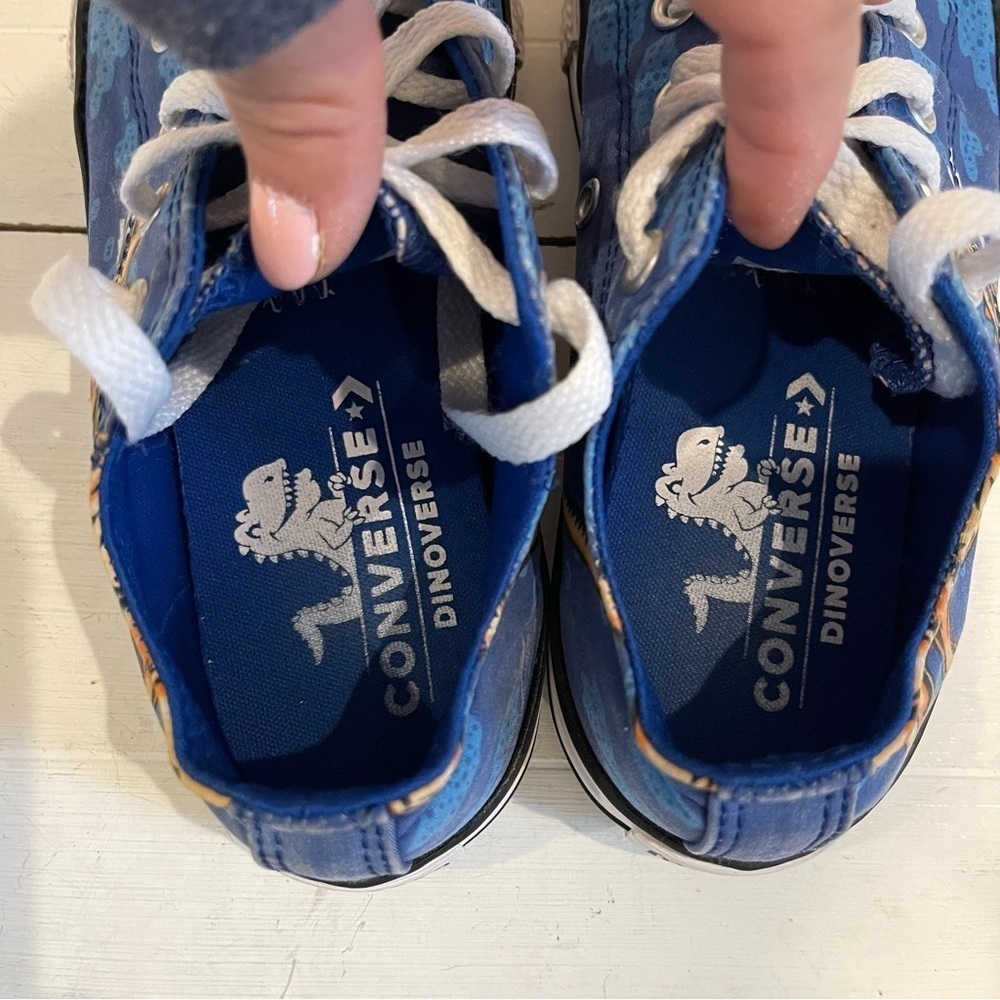 CONVERSE - Boy’s (Sz 2) Blue Dinosaur Beach Party Shoes 664247C - Picture 6 of 11